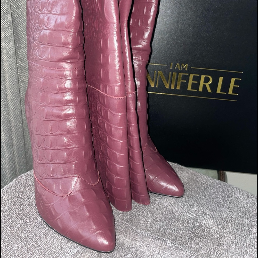 (HOLD) MOVING SALE/PRiCE DROP! JENNIFERLE Exclusive Authentic Caiman II Oxblood